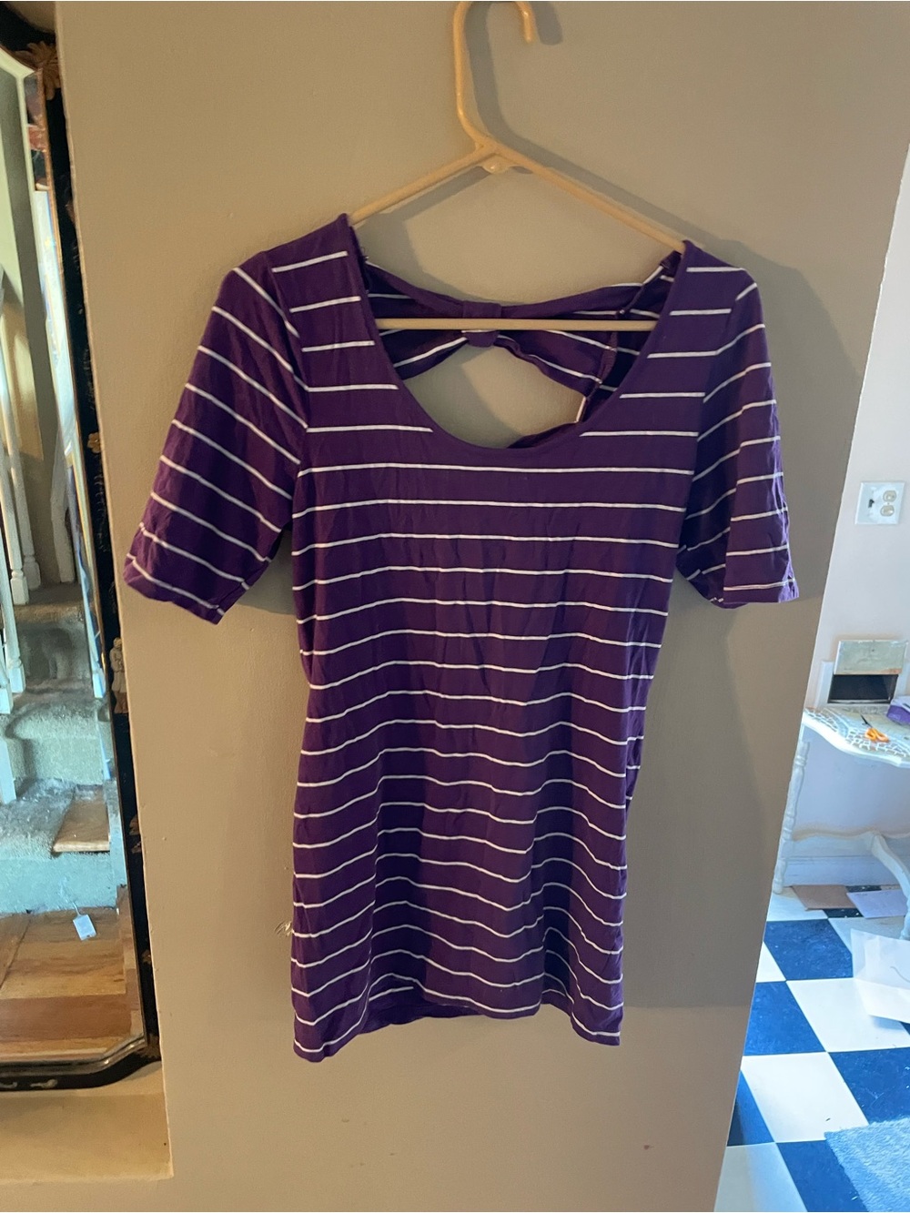 Vintage y2k eye candy Purple and white striped top with back detailing